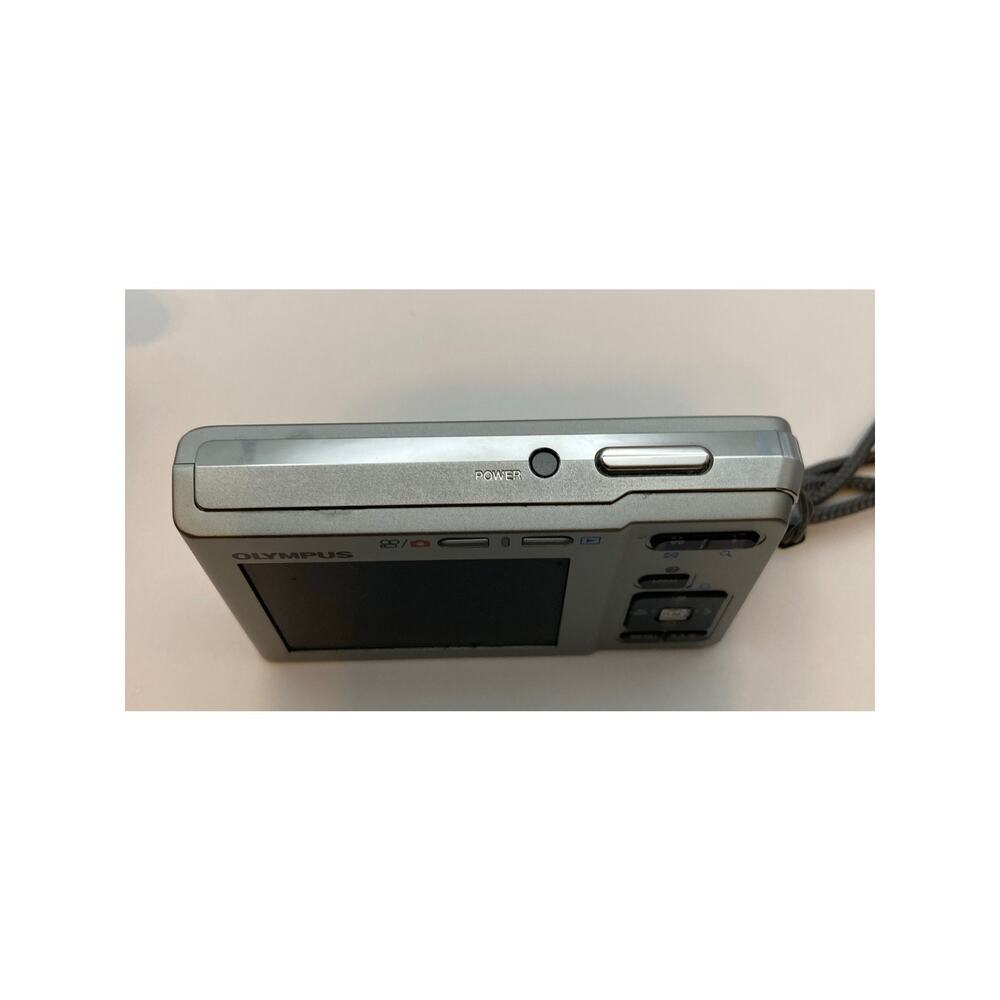Olympus FE-360 8.0MP Digital Camera Silver PLEASE READ! Untested - Picture 8 of 12